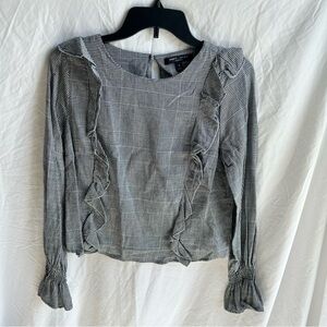 Romeo and Juliet Couture Long Sleeve Houndstooth Print Top w/ Ruffles Size S